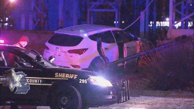 A short police chase in Pontiac ended with the suspect crashing into a concrete barrier. Police are still looking for that driver. Police say they tried to pull over the driver for a traffic violation but the suspect wouldn't stop.  A short chase ensued, and the driver crashed into a fence and then slammed into a concrete barrier outside of a power substation at Sanford Street and South Boulevard. 