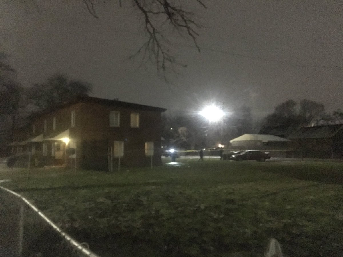 Michigan State Police investigating reported multiple shooting at public housing complex in River Rouge. Evidence markers go from the street to the front door at 522 Beechwood between Visger and Eton St. (Beechwood aka Copeland Dr, between Outer Dr & Schaefer, Jefferson and Fort) 