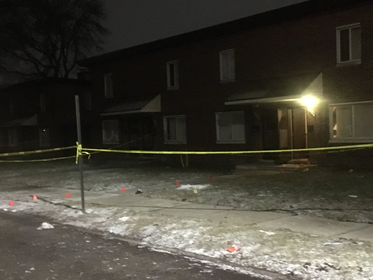 Michigan State Police investigating reported multiple shooting at public housing complex in River Rouge. Evidence markers go from the street to the front door at 522 Beechwood between Visger and Eton St. (Beechwood aka Copeland Dr, between Outer Dr & Schaefer, Jefferson and Fort) 