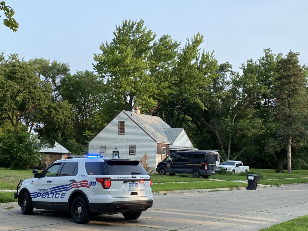 2X shooting DETROIT, west side near Plymouth-Evergreen. Female dead, male injured. Wadsworth at Heyden car with front smashed, air bag deployed. Area resident says blood on driver side. DPD Crime Scene Van at house block away on Stout. 