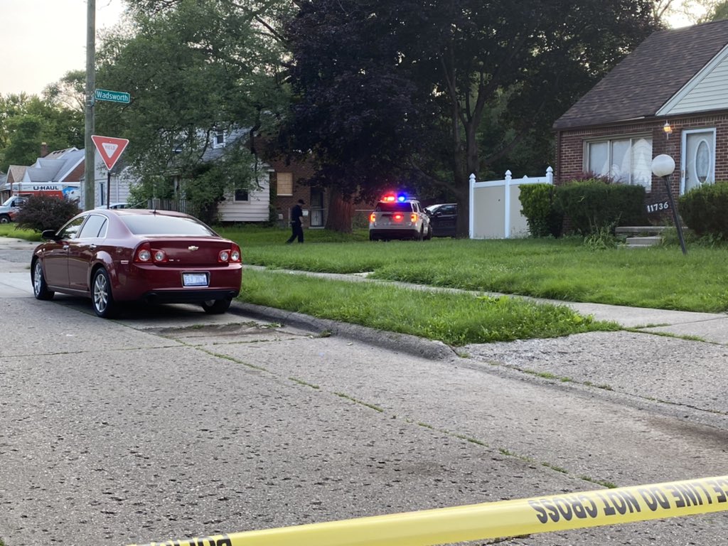2X shooting DETROIT, west side near Plymouth-Evergreen. Female dead, male injured. Wadsworth at Heyden car with front smashed, air bag deployed. Area resident says blood on driver side. DPD Crime Scene Van at house block away on Stout. 