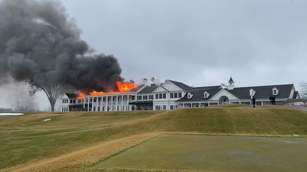 Oakland Hills Country Club clubhouse in Bloomfield Township catches on fire.