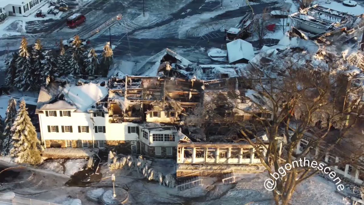 Smoke rising from Oakland Hills' clubhouse this morning in the wake of yesterday's catastrophic blaze. The club has been host to several high-profile golf tournaments, including 3 PGA championships & 6 U.S. Opens. No injuries reported, and it is still unknown what caused the fire