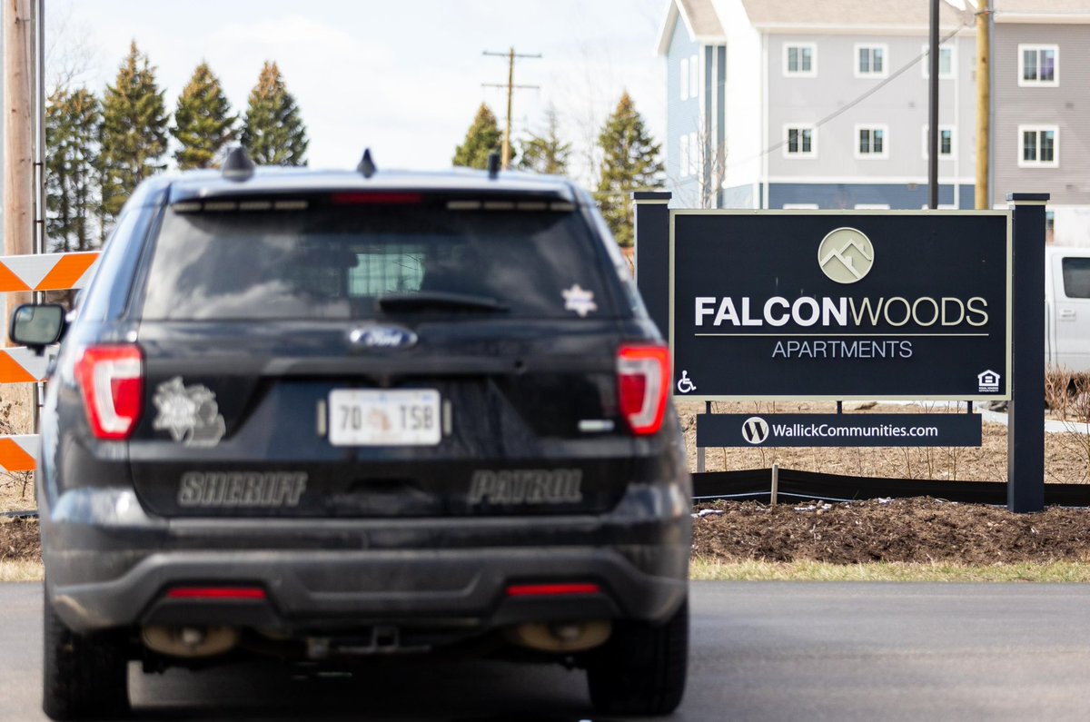 Scene of Falcon Woods Apartments as police search for the suspect in this morning's shooting at automobile seat manufacturer Adient