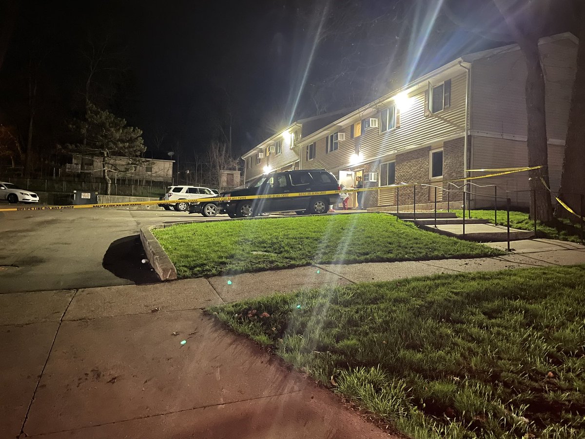 Kalamazoo police are investigating a deadly shooting near an Eastside neighborhood.   Police have an apartment complex on the corner of Phelps Ave and Highland Dr taped off.