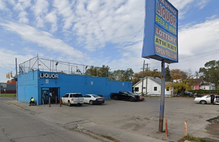 Shooting: DPD's 2nd Precinct working a shooting at Fenkell & Hubbell according to dispatch audio, MSP is also on scene and K9 is responding for the track