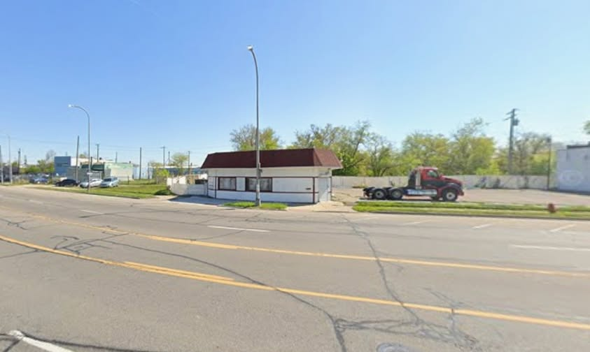 Death Investigation: DetroitPolice 10th Precinct investigating a death at 8300 Livernois on Detroit's West Side. DPD Evidence Techs have been dispatched to process the scene for homicide investigators